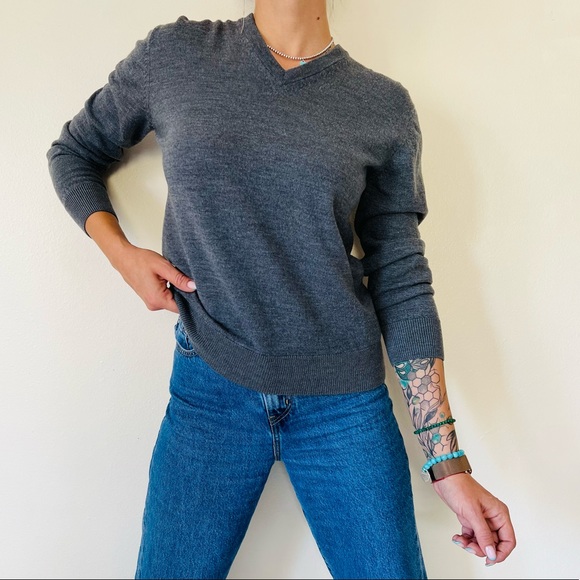 Thomas Pink Gray V-neck Pullover 100% wool sweater - Picture 2 of 8